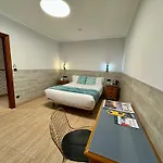 奥特泰克斯酒店 2*