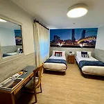 奥特泰克斯酒店 2*