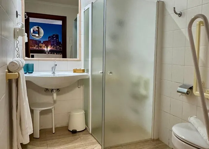 奥特泰克斯酒店 2*